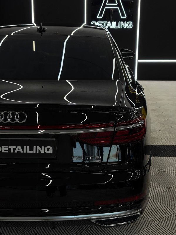 Audi A8: деталь работы 2