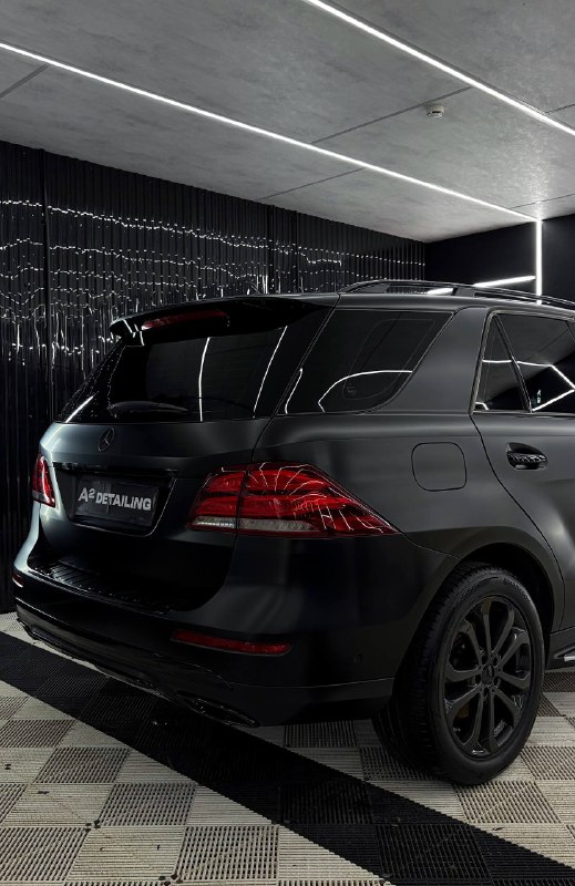 Mercedes-Benz: деталь работы 4