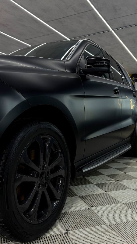 Mercedes-Benz: деталь работы 5
