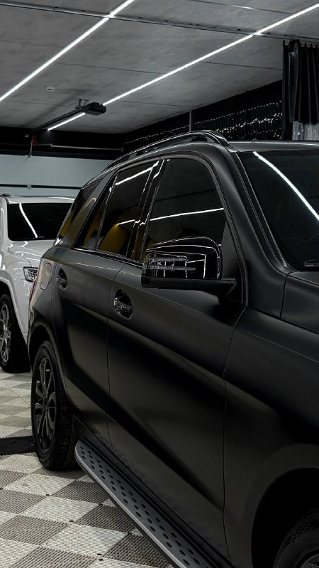 Mercedes-Benz: деталь работы 7