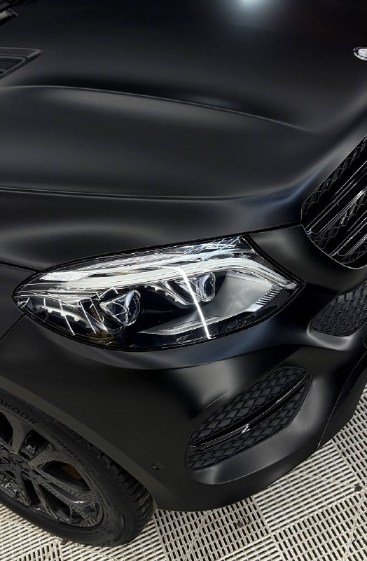 Mercedes-Benz: деталь работы 10